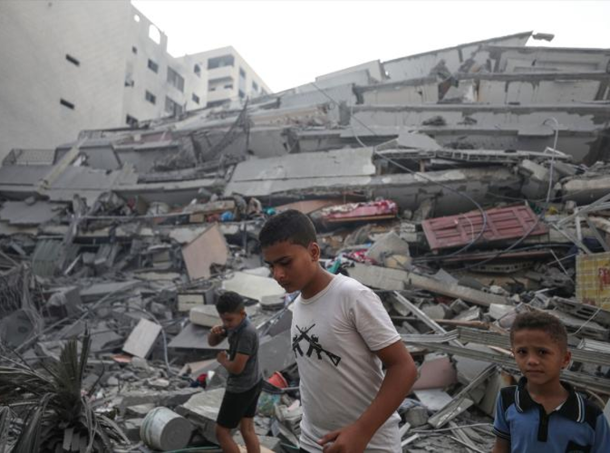 Biden poziva Izrael da pomogne civilima dok Gaza gori